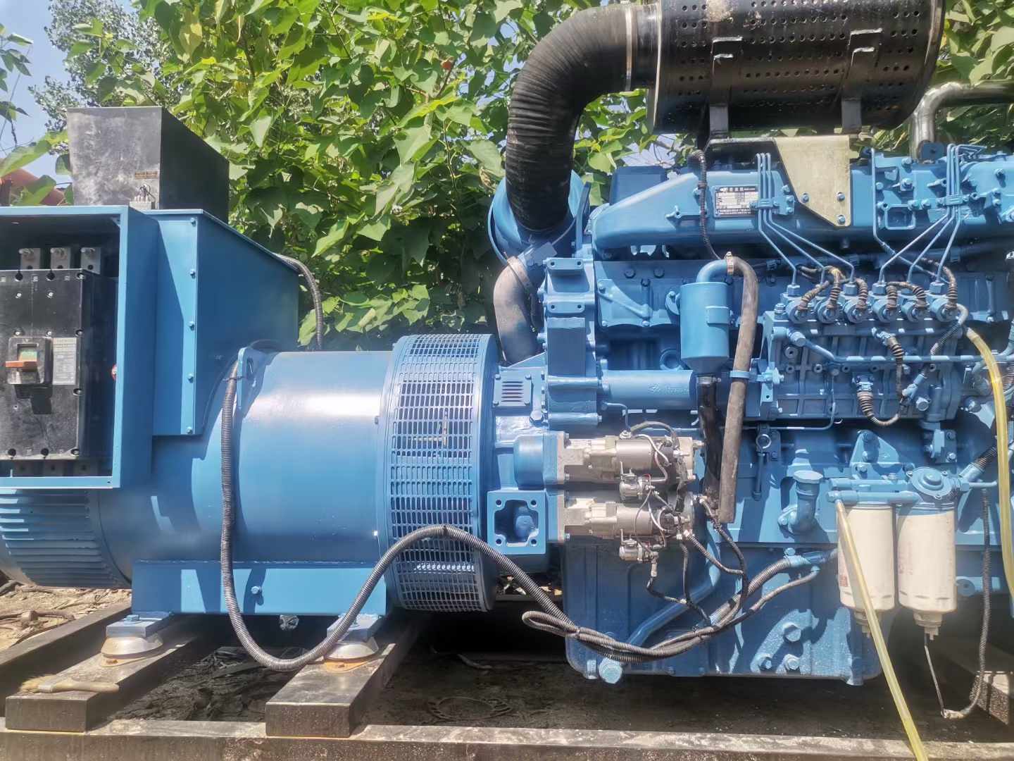白河详细说明降低 800kW 柴油发电机输出电流波动的方法